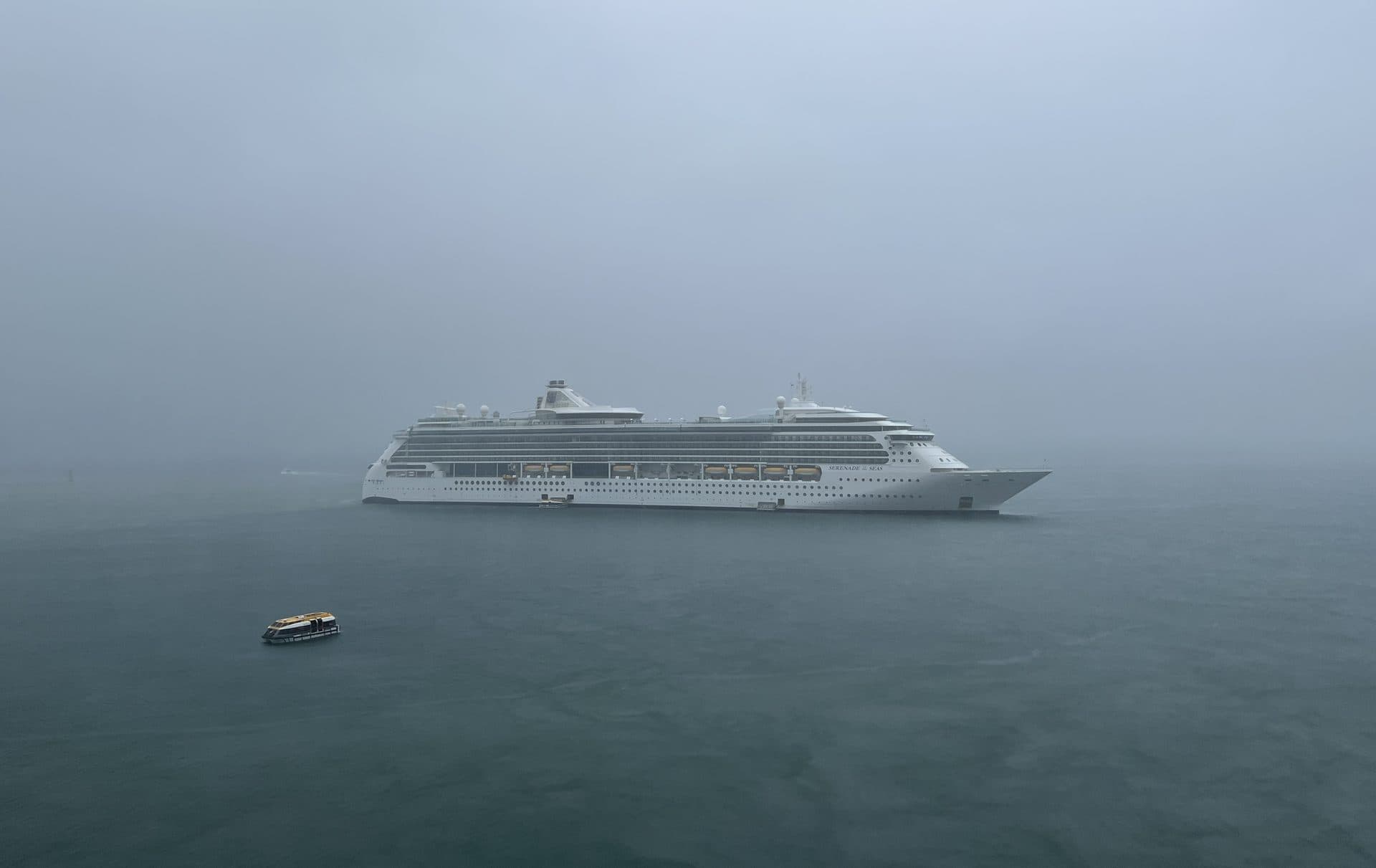 Roatán port in the rain, Dec 27 2022
