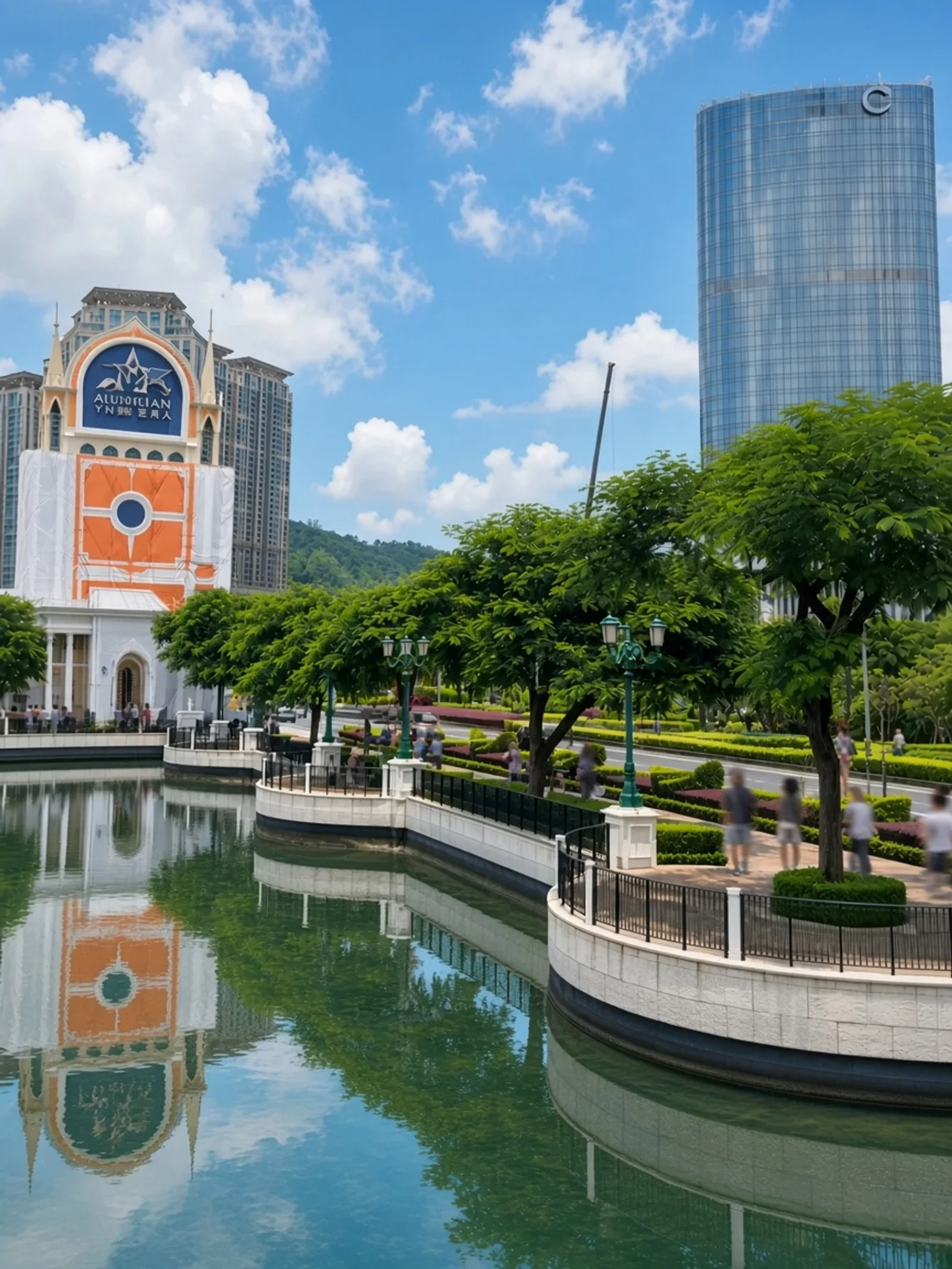 Fuente exterior y hoteles a lo largo de Cotai